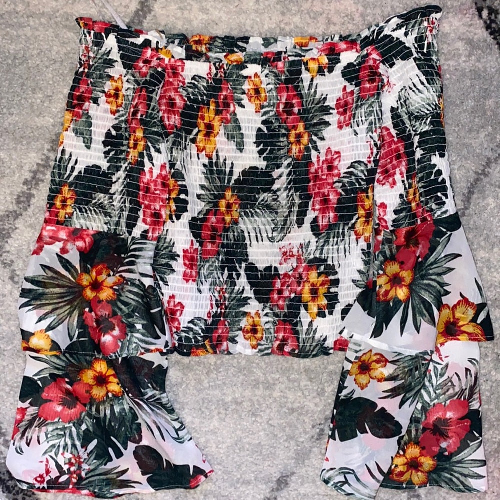 Cute off shoulders top,